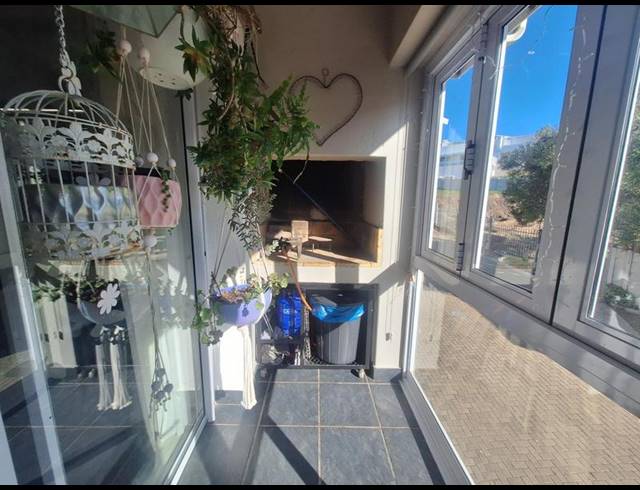 2 BEDROOM APARTMENT FOR SALE IN ISLAND VIEW